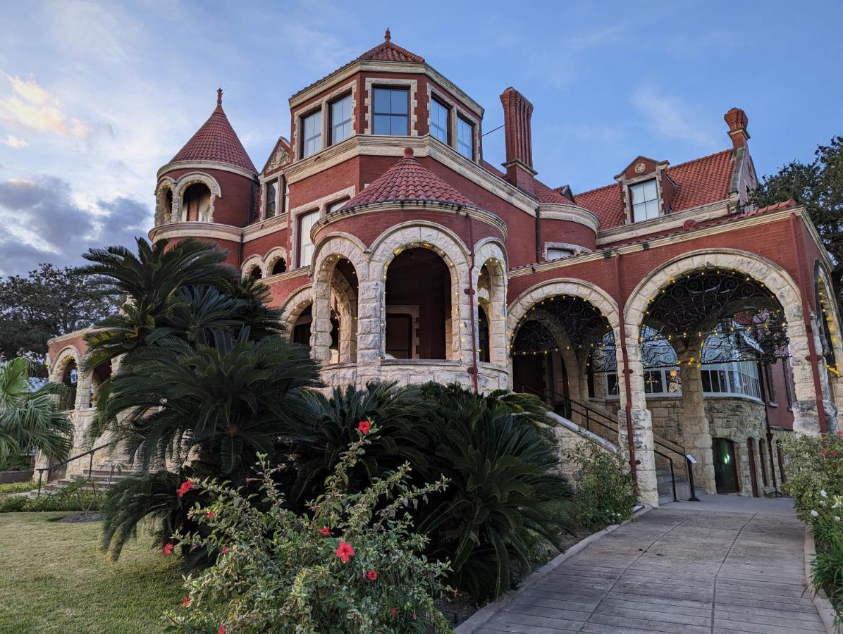 The 1890 Freeman House Hotel Galveston Exterior photo